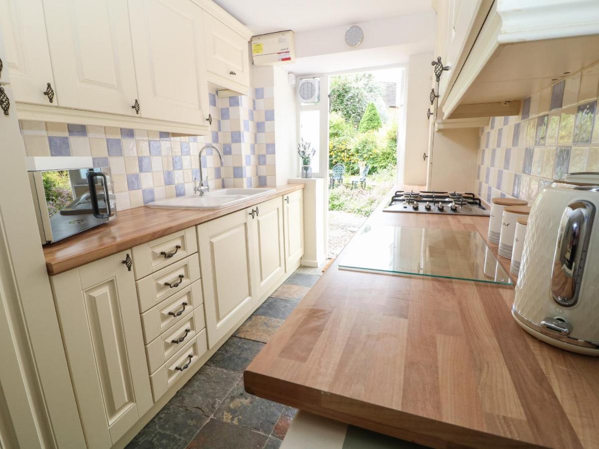 Tuesday Cottage Bourton-on-the-Water Exterior foto